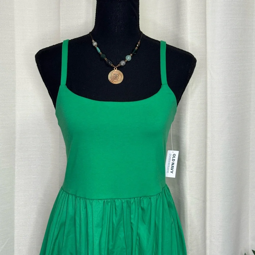 Old Navy Vibrant Green Maxi Dress - Picture 2 of 9